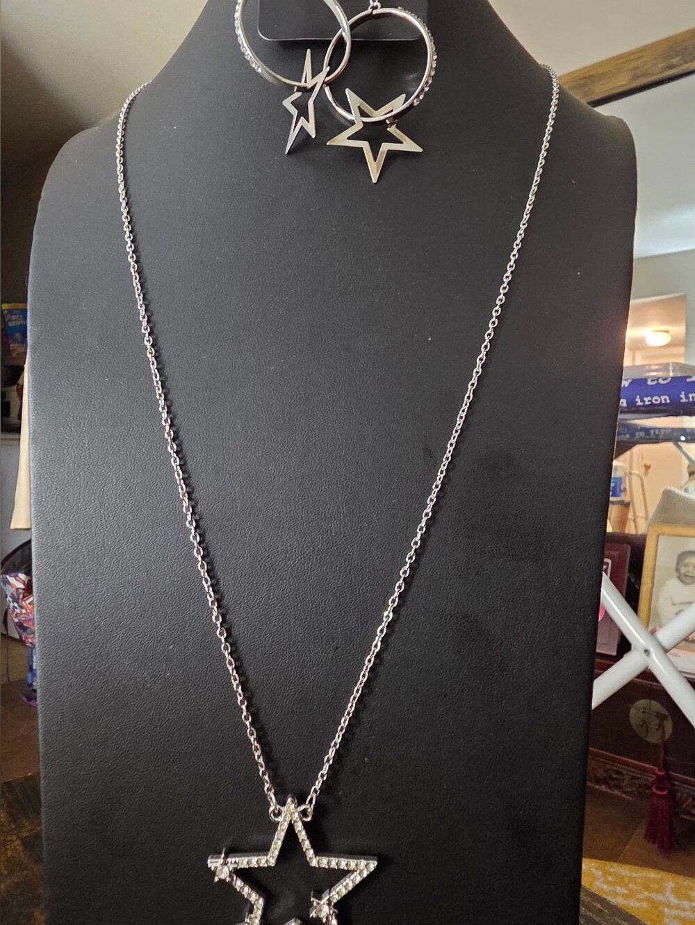 paparazzi Silver Star Pendant Necklace with Star Hoop Earrings